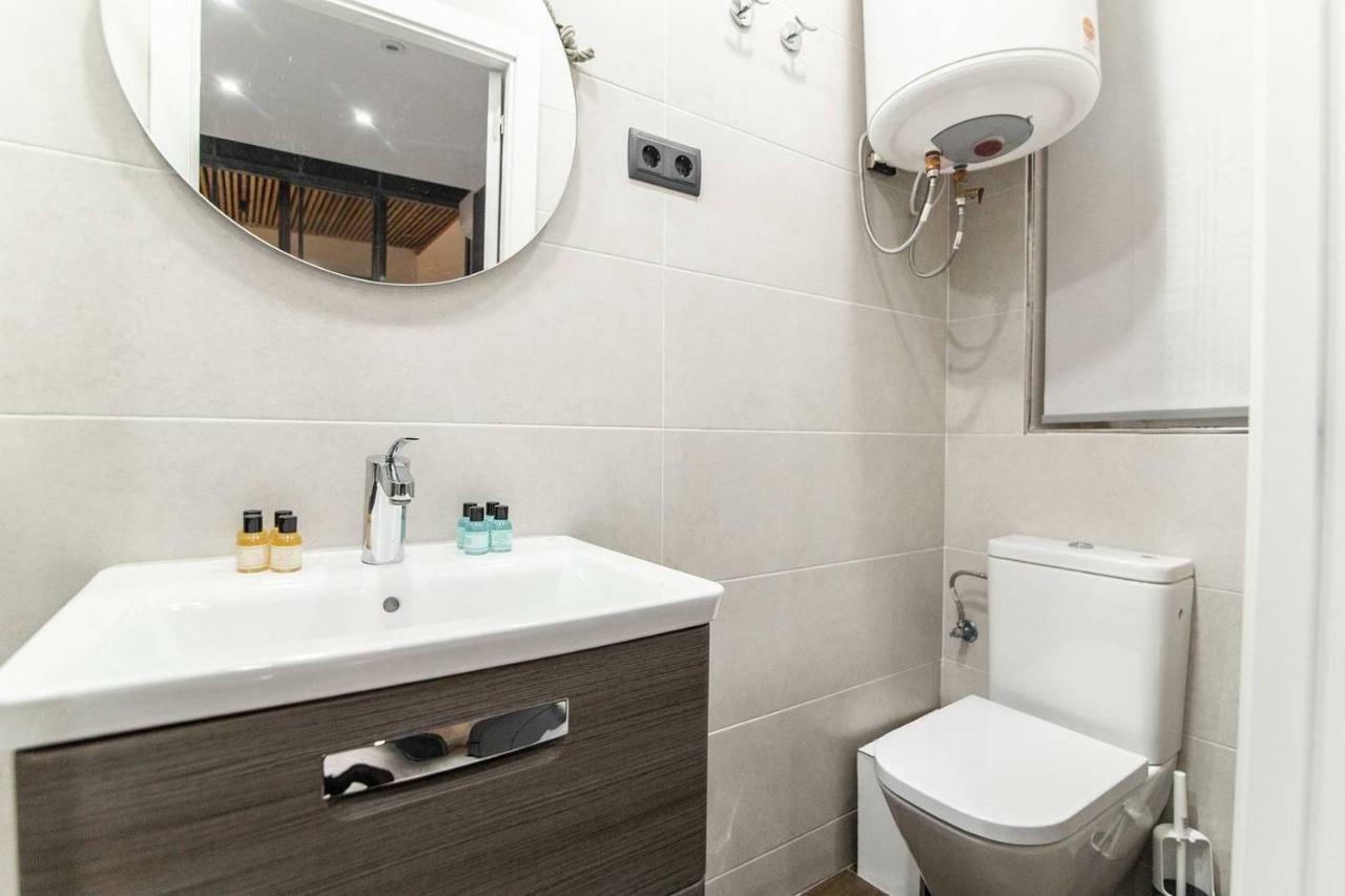 Cozy And Modern Apartment For 4 In Madrid Esterno foto